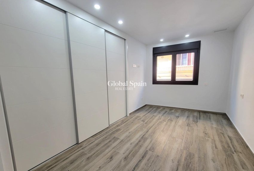 Resale - APARTMENT -
TORREVIEJA - Playa del Cura
