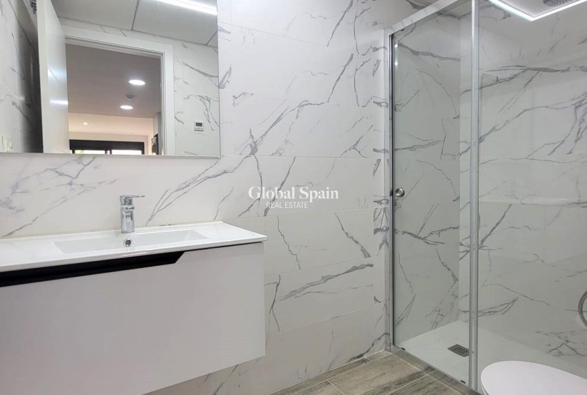 Resale - APARTMENT -
TORREVIEJA - Playa del Cura