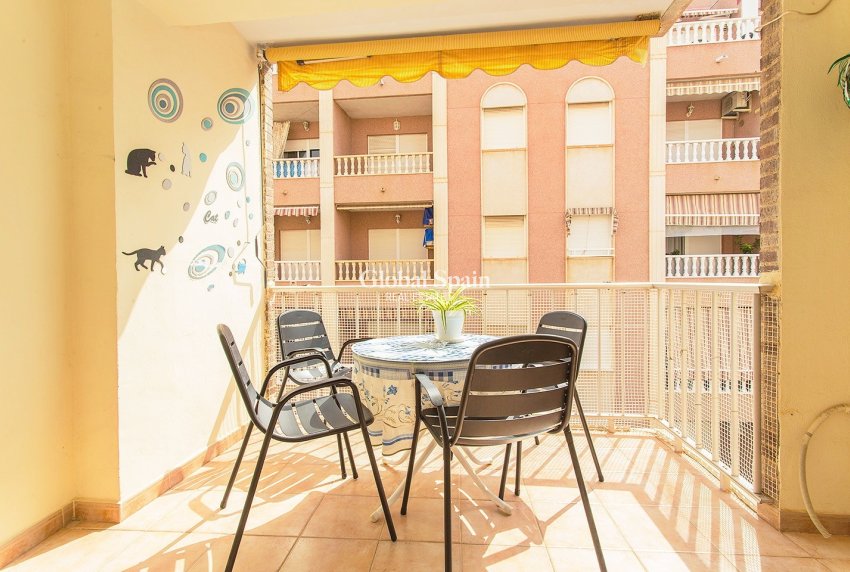 Resale - Apartment -
TORREVIEJA - Playa del cura