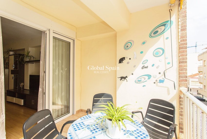 Resale - Apartment -
TORREVIEJA - Playa del cura