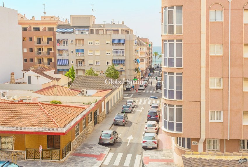 Resale - Apartment -
TORREVIEJA - Playa del cura