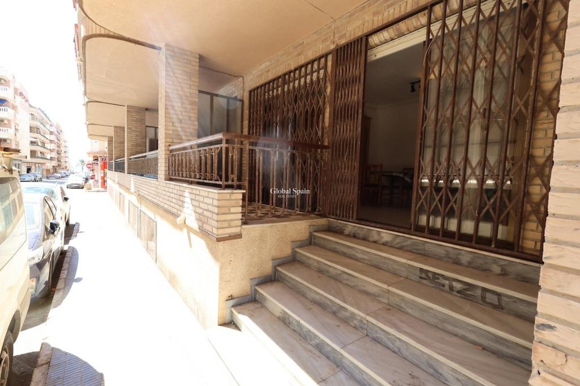 Resale - Apartment -
TORREVIEJA - Playa del cura