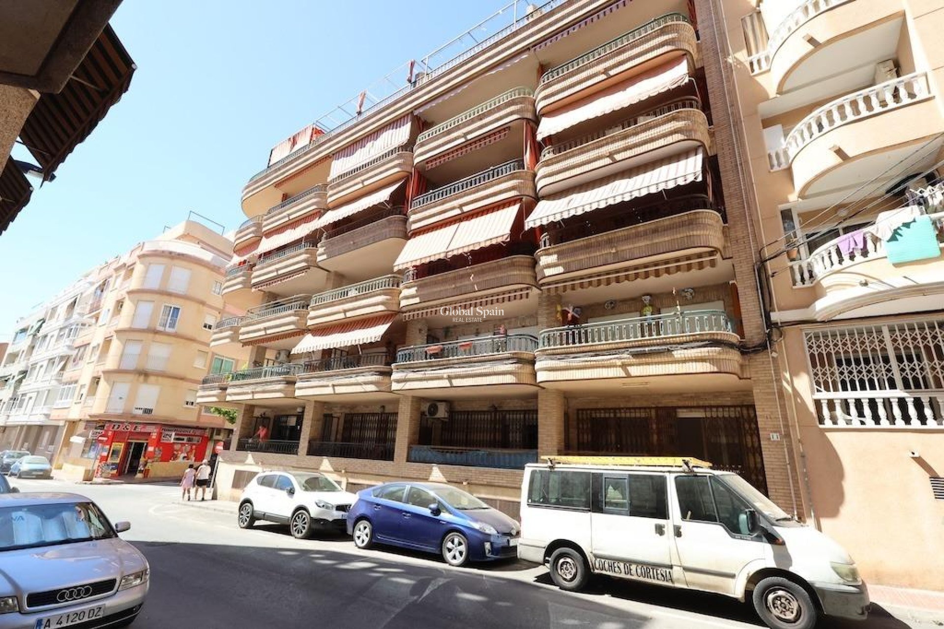 Resale - Apartment -
TORREVIEJA - Playa del cura