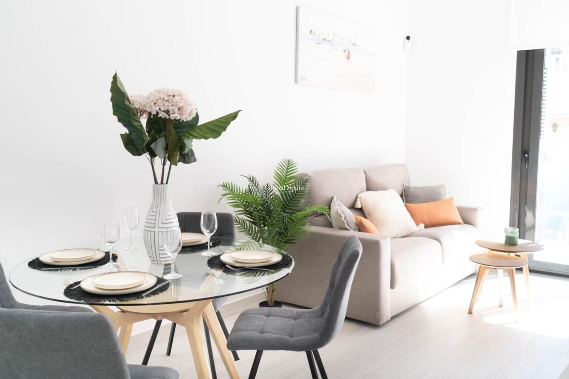 Resale - Apartment -
TORREVIEJA - Playa del cura