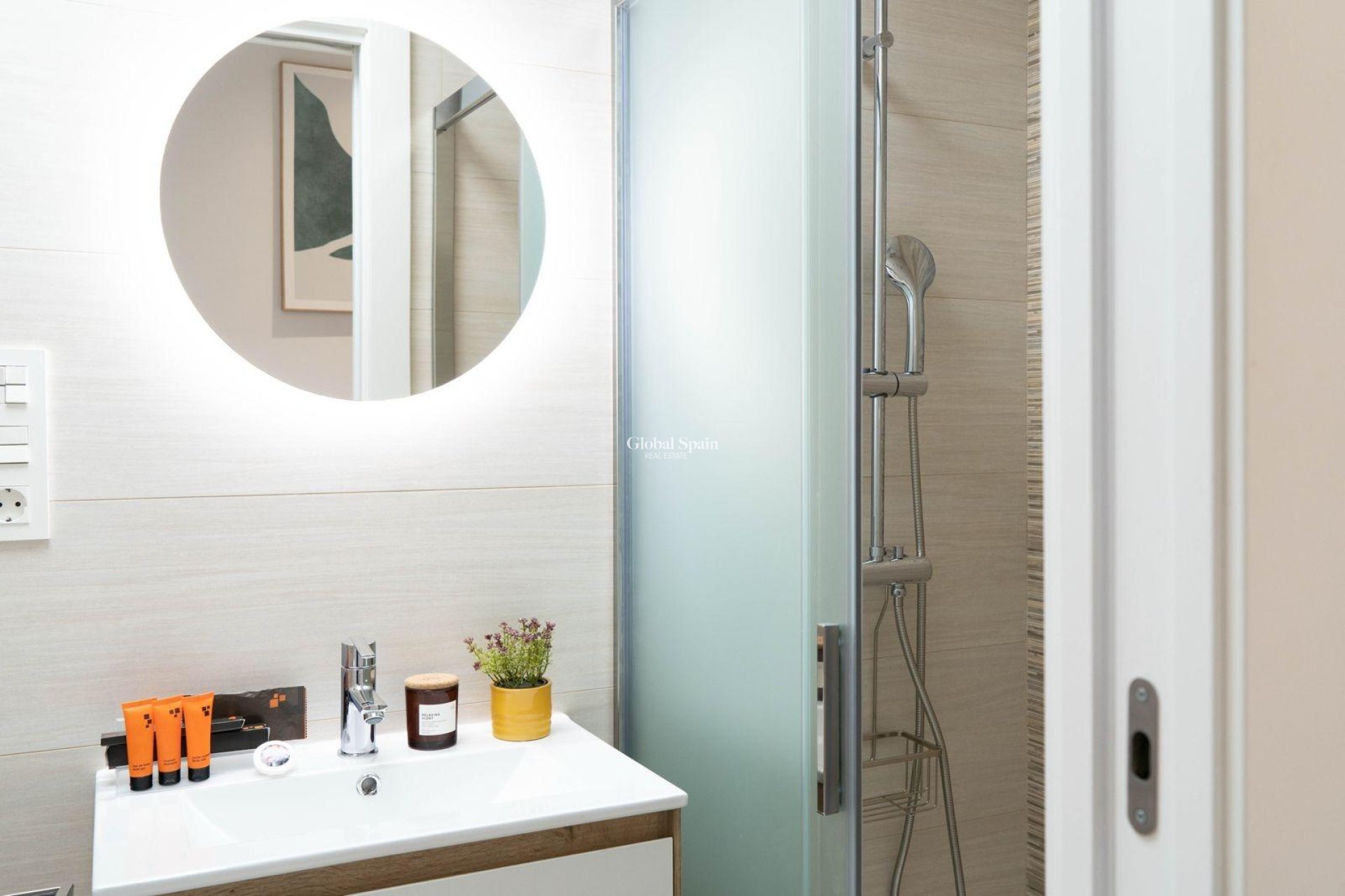 Resale - Apartment -
TORREVIEJA - Playa del cura