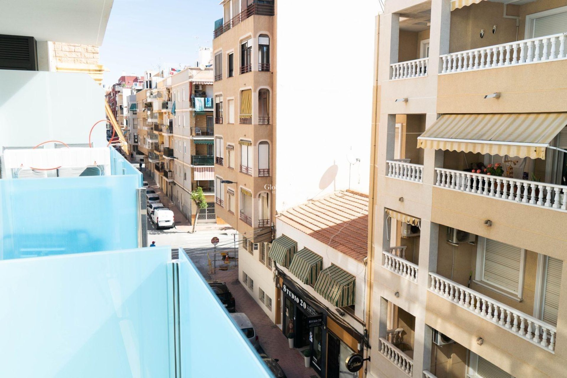Resale - Apartment -
TORREVIEJA - Playa del cura