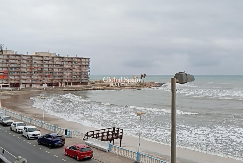 Resale - APARTMENT -
TORREVIEJA - PLAYA LOS LOCOS