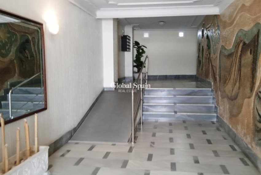 Resale - APARTMENT -
TORREVIEJA - PLAYA LOS LOCOS