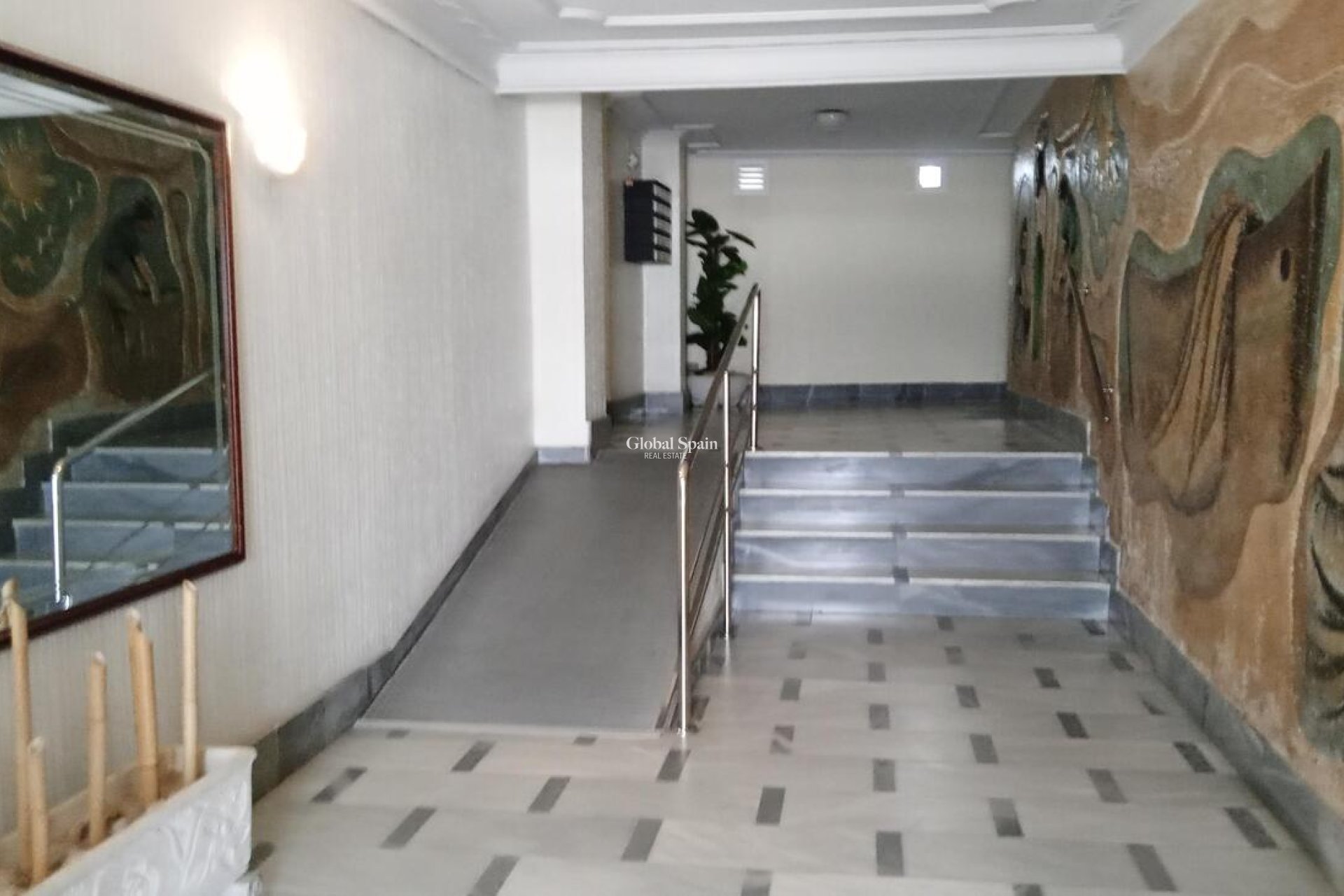 Resale - APARTMENT -
TORREVIEJA - PLAYA LOS LOCOS