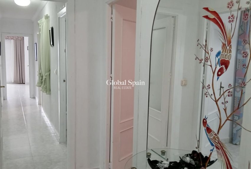 Resale - APARTMENT -
TORREVIEJA - PLAYA LOS LOCOS