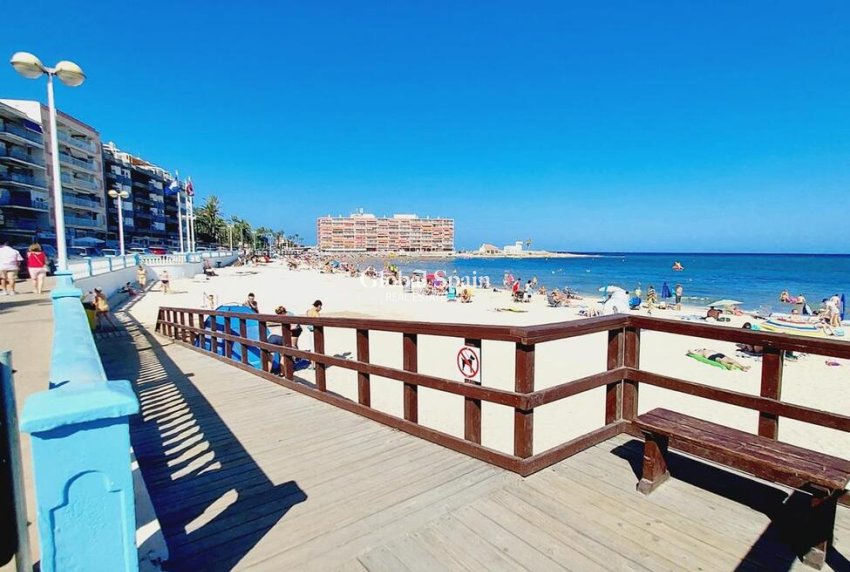 Resale - APARTMENT -
TORREVIEJA - PLAYA LOS LOCOS
