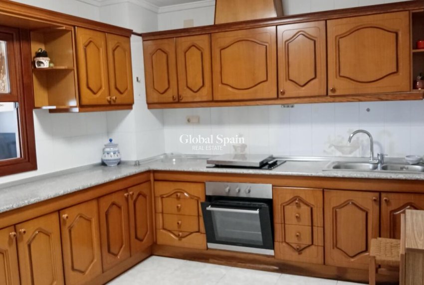 Resale - APARTMENT -
TORREVIEJA - PLAYA LOS LOCOS