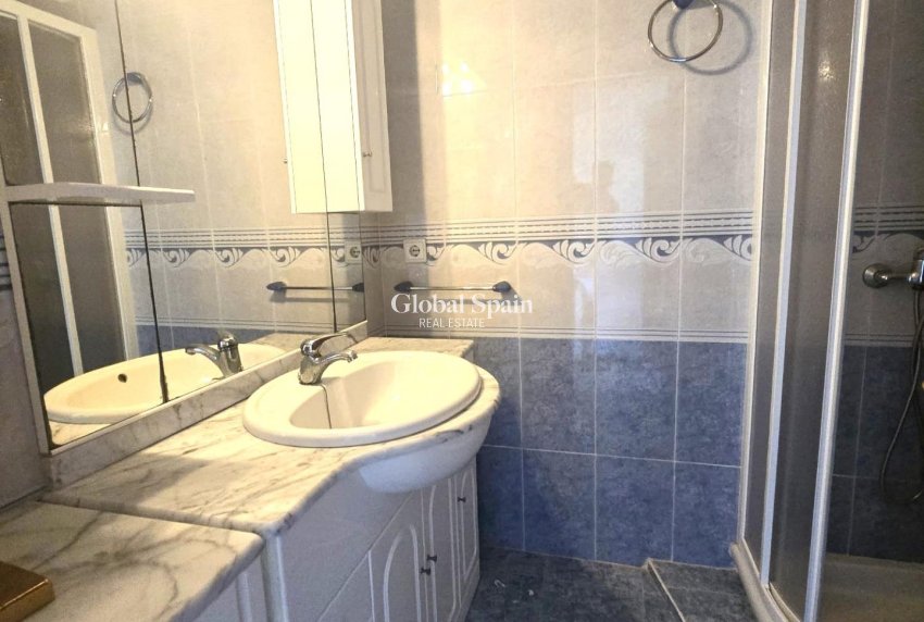 Resale - APARTMENT -
TORREVIEJA - Puerto Deportivo Marina Salinas