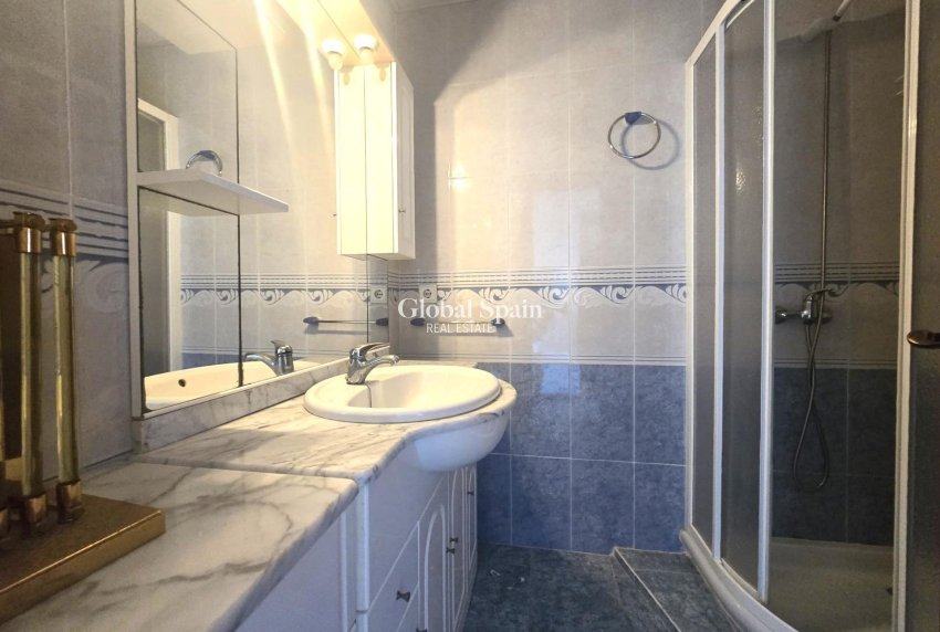 Resale - APARTMENT -
TORREVIEJA - Puerto Deportivo Marina Salinas