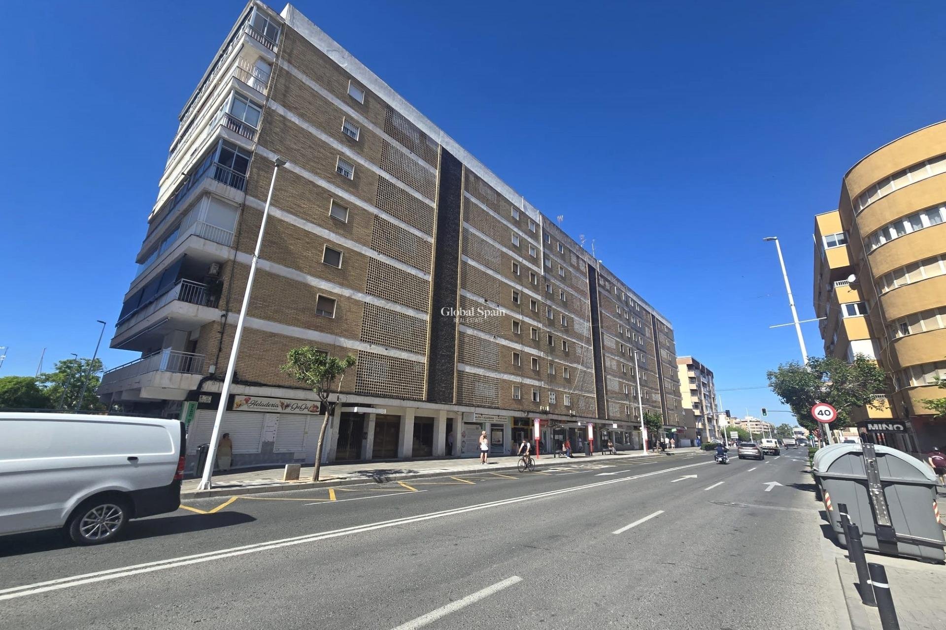Resale - APARTMENT -
TORREVIEJA - Puerto Deportivo Marina Salinas