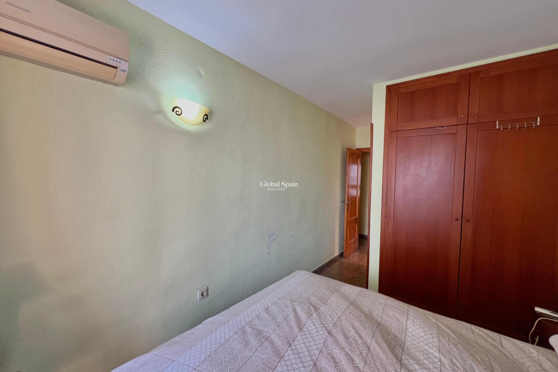 Resale - APARTMENT -
TORREVIEJA - Puerto Deportivo