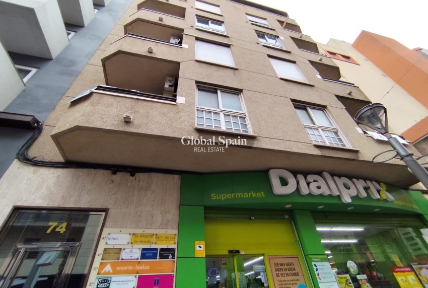 Resale - APARTMENT -
TORREVIEJA - Puerto