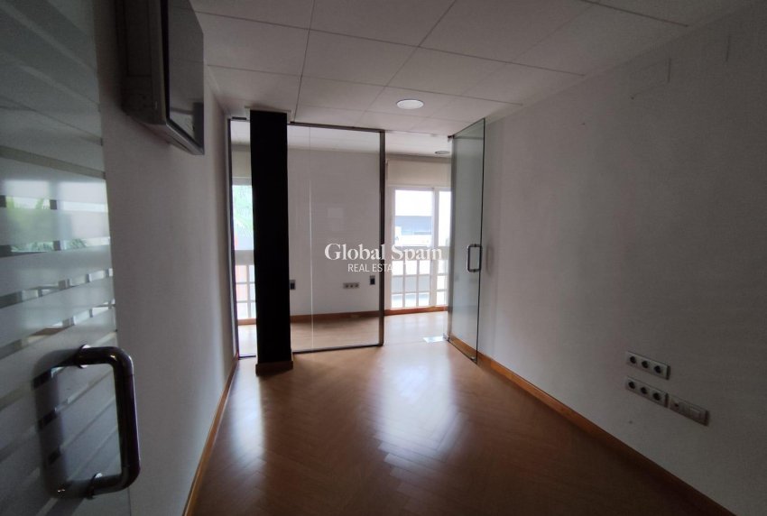 Resale - APARTMENT -
TORREVIEJA - Puerto