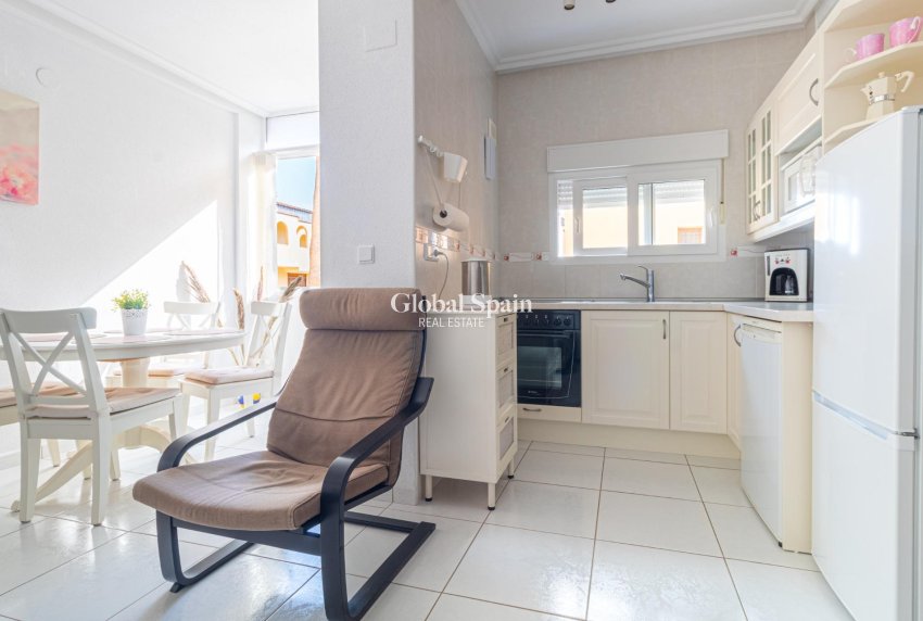 Resale - Apartment -
TORREVIEJA - Punta prima