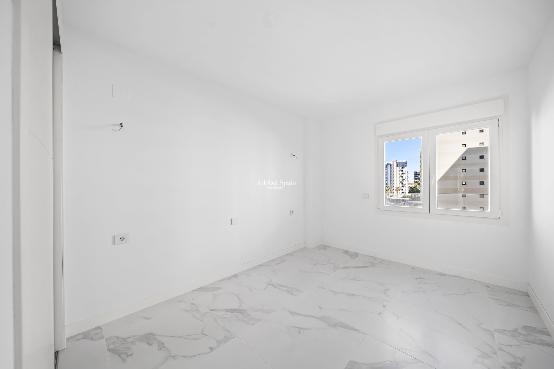 Resale - Apartment -
TORREVIEJA - Punta prima