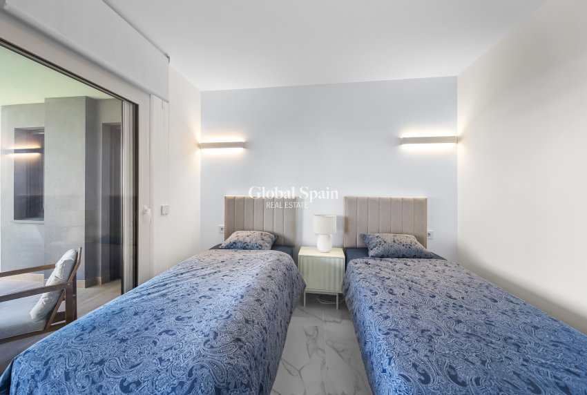 Resale - Apartment -
TORREVIEJA - Punta prima