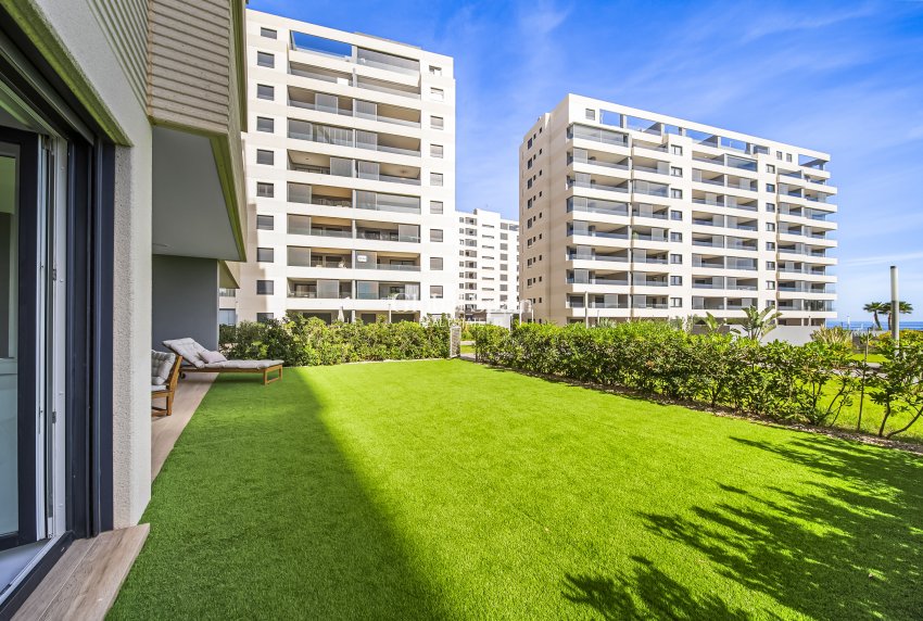 Resale - Apartment -
TORREVIEJA - Punta prima