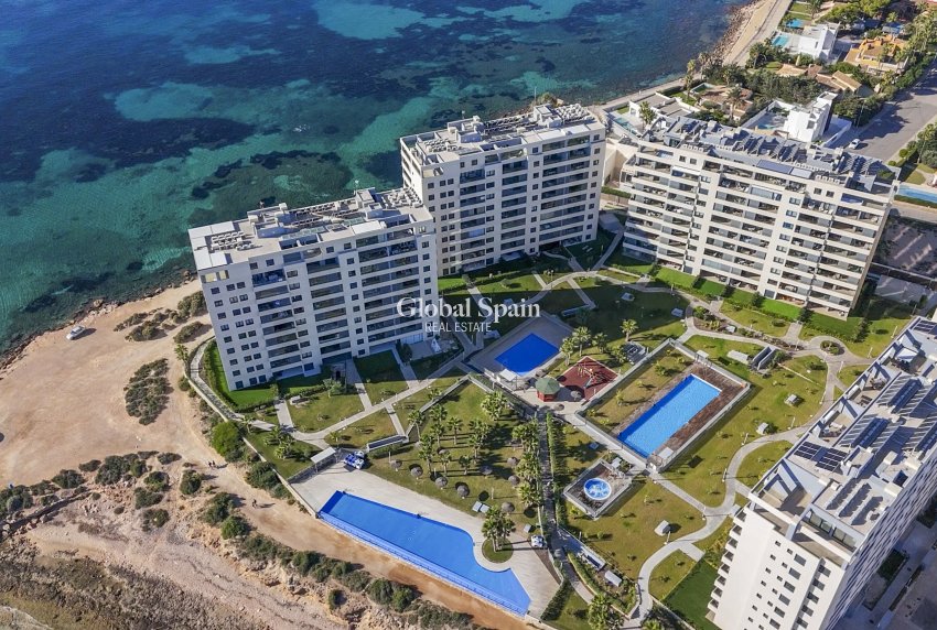 Resale - Apartment -
TORREVIEJA - Punta prima
