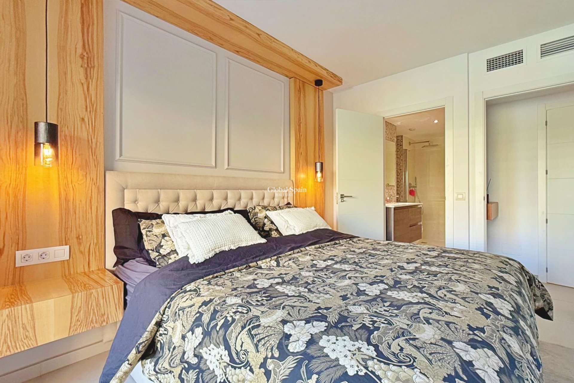 Resale - Apartment -
TORREVIEJA - Punta Prima