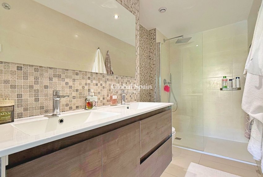 Resale - Apartment -
TORREVIEJA - Punta Prima