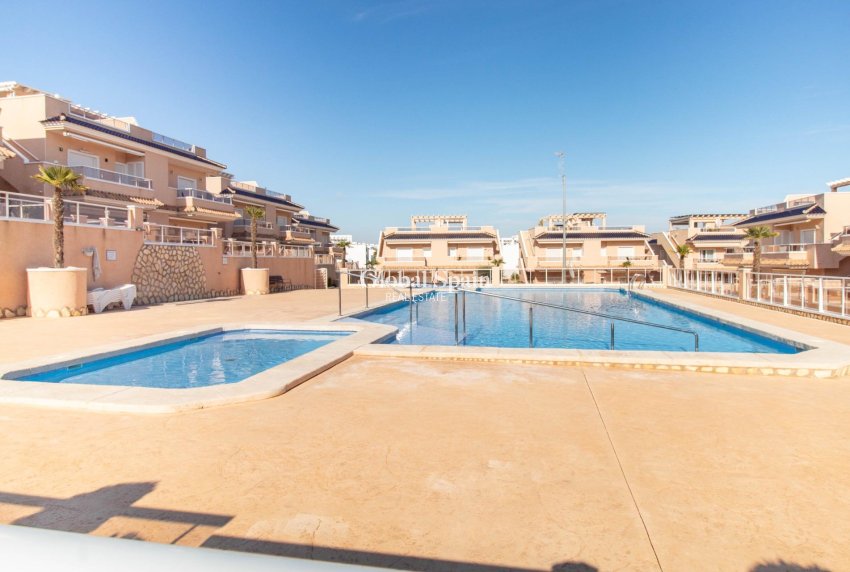 Resale - APARTMENT -
TORREVIEJA - Punta prima