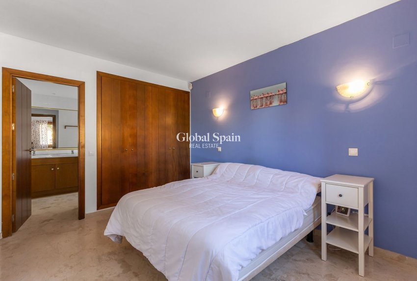 Resale - APARTMENT -
TORREVIEJA - Punta Prima