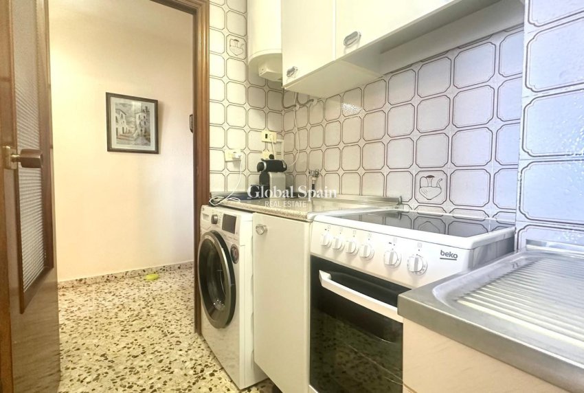 Resale - APARTMENT -
TORREVIEJA - Punta Prima