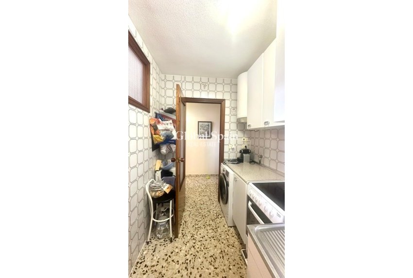 Resale - APARTMENT -
TORREVIEJA - Punta Prima