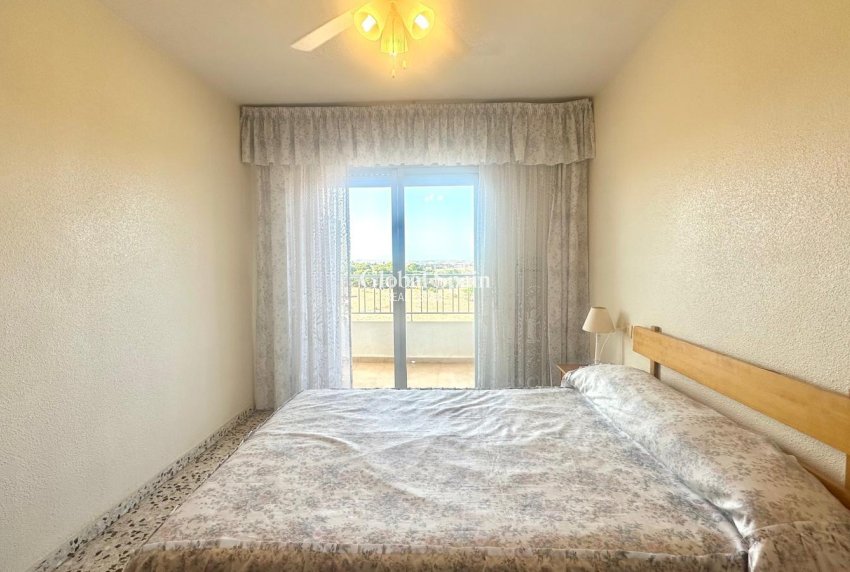 Resale - APARTMENT -
TORREVIEJA - Punta Prima