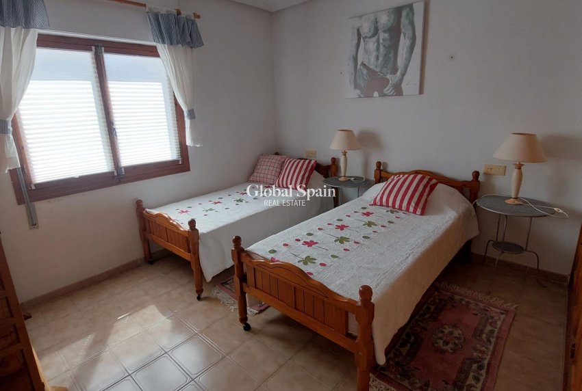 Resale - APARTMENT -
TORREVIEJA - Punta Prima