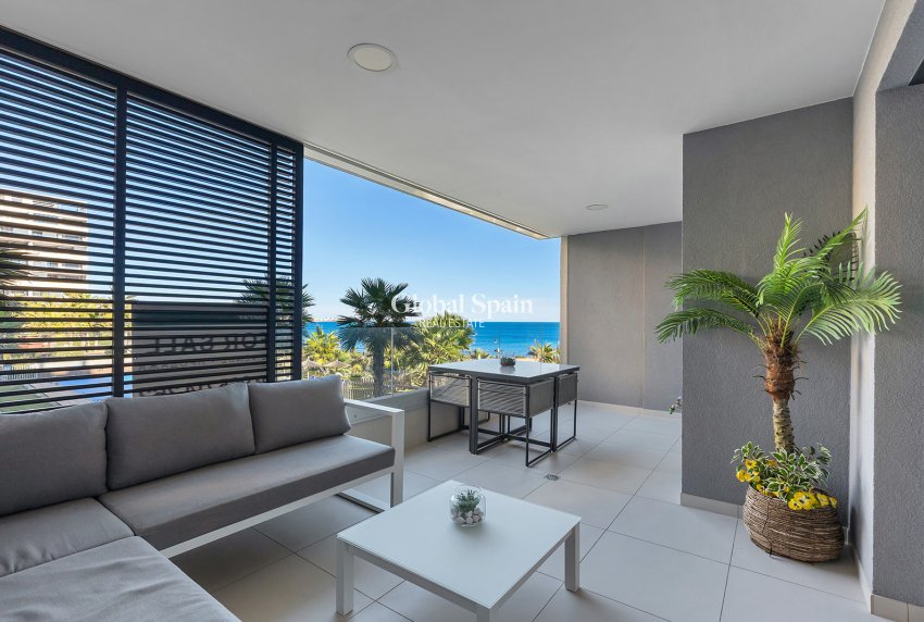 Resale - APARTMENT -
TORREVIEJA - Punta Prima