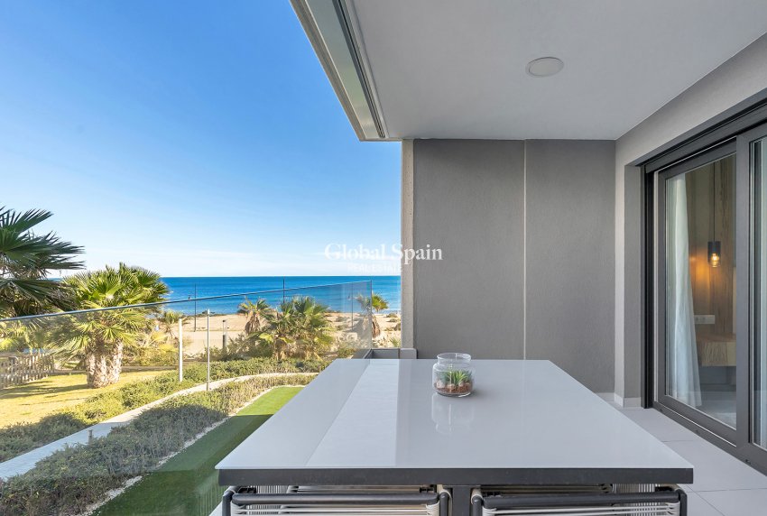 Resale - APARTMENT -
TORREVIEJA - Punta Prima