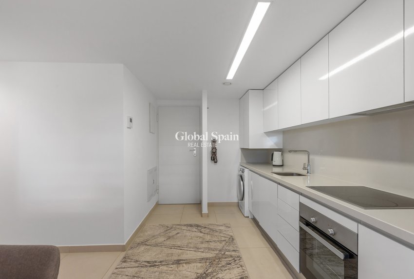 Resale - APARTMENT -
TORREVIEJA - Punta Prima