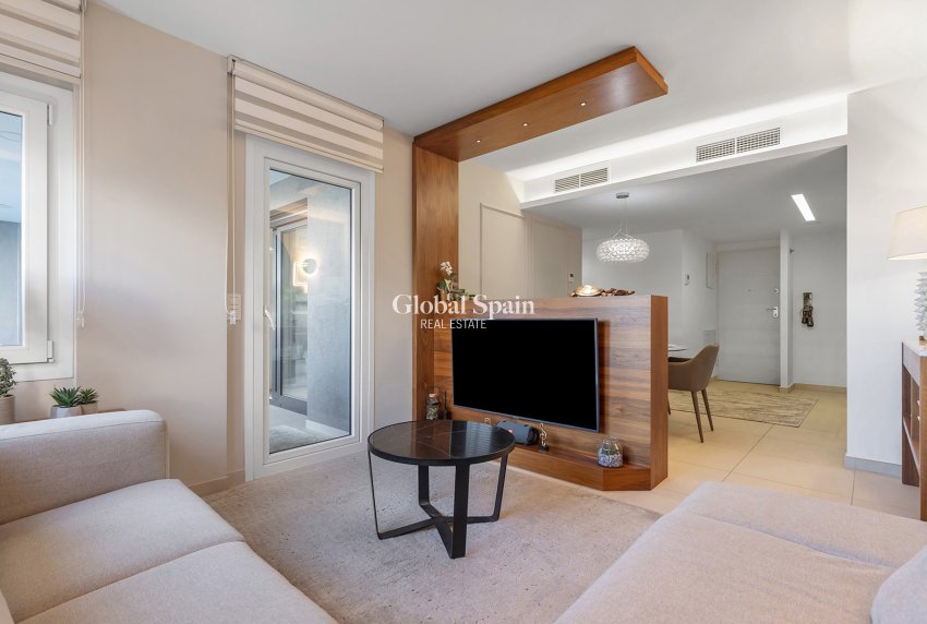 Resale - APARTMENT -
TORREVIEJA - Punta Prima