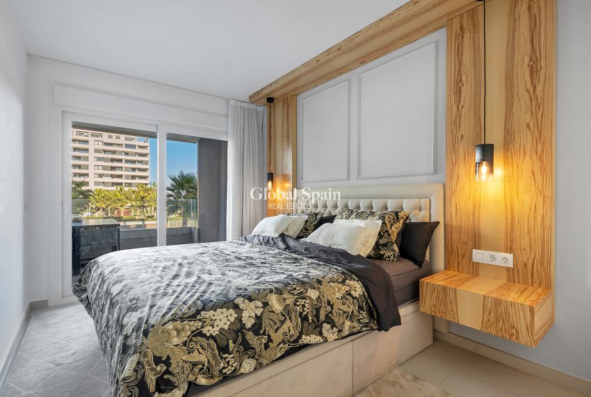 Resale - APARTMENT -
TORREVIEJA - Punta Prima