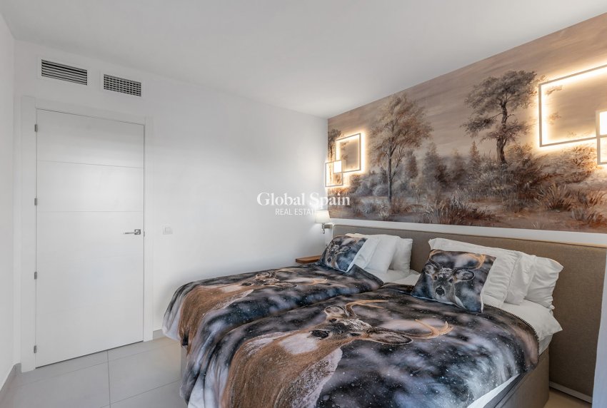 Resale - APARTMENT -
TORREVIEJA - Punta Prima