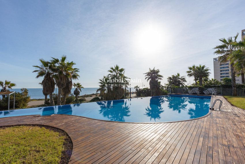 Resale - APARTMENT -
TORREVIEJA - Punta Prima