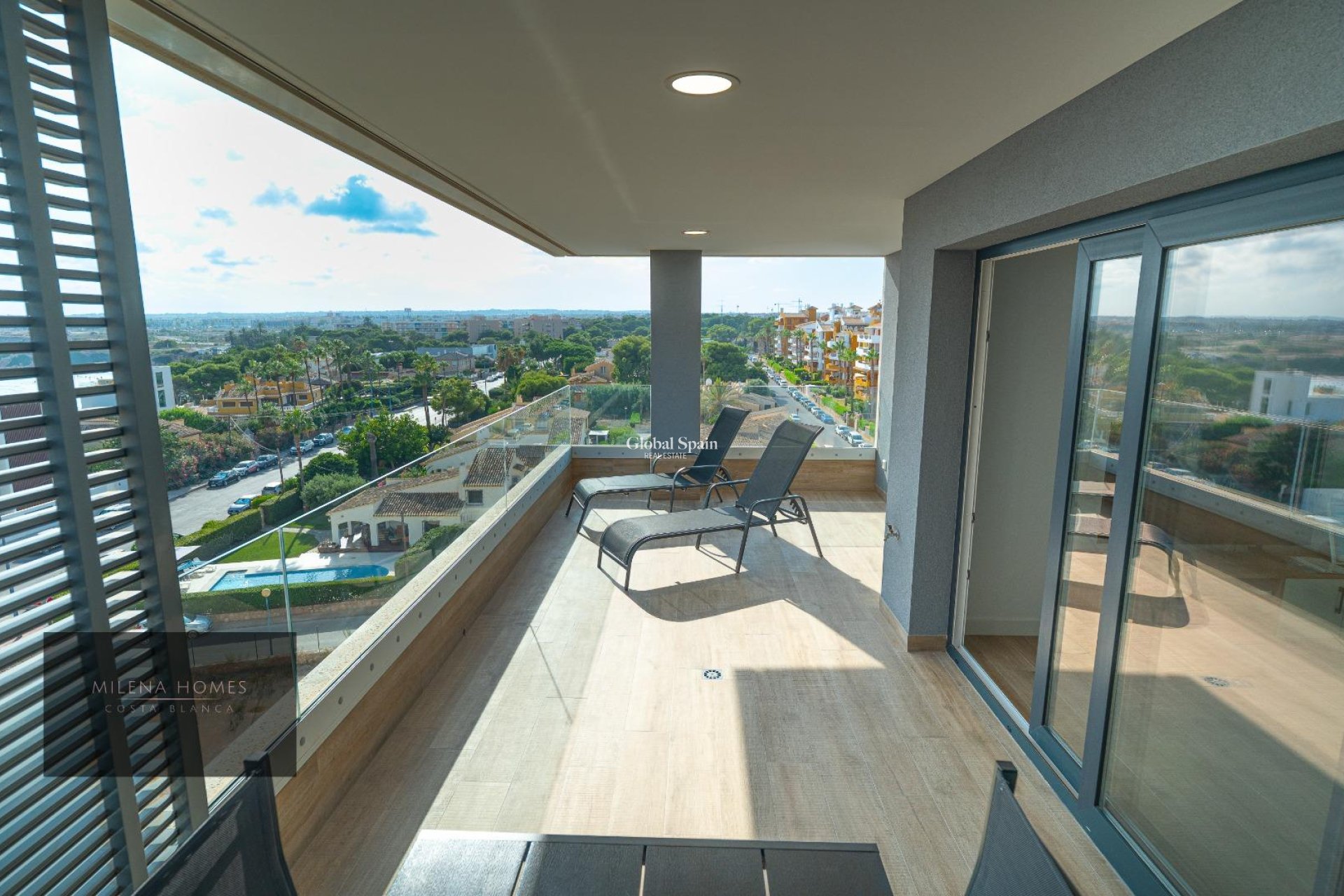 Resale - APARTMENT -
TORREVIEJA - Punta Prima