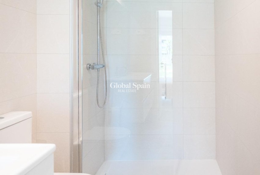 Resale - APARTMENT -
TORREVIEJA - Punta Prima