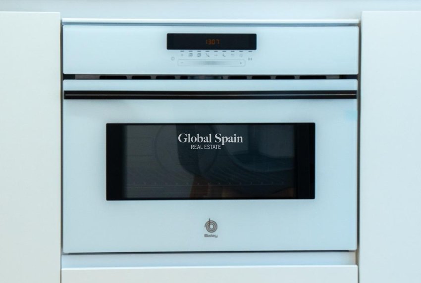 Resale - APARTMENT -
TORREVIEJA - Punta Prima