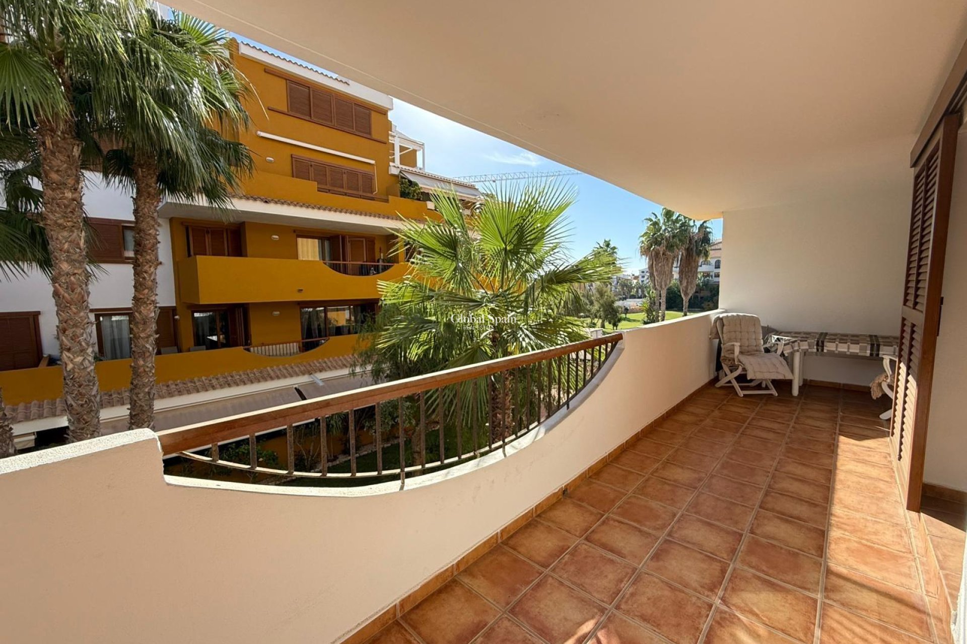 Resale - APARTMENT -
TORREVIEJA - Punta Prima