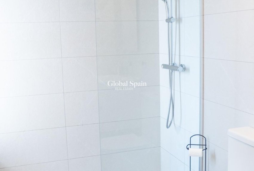 Resale - APARTMENT -
TORREVIEJA - Punta Prima