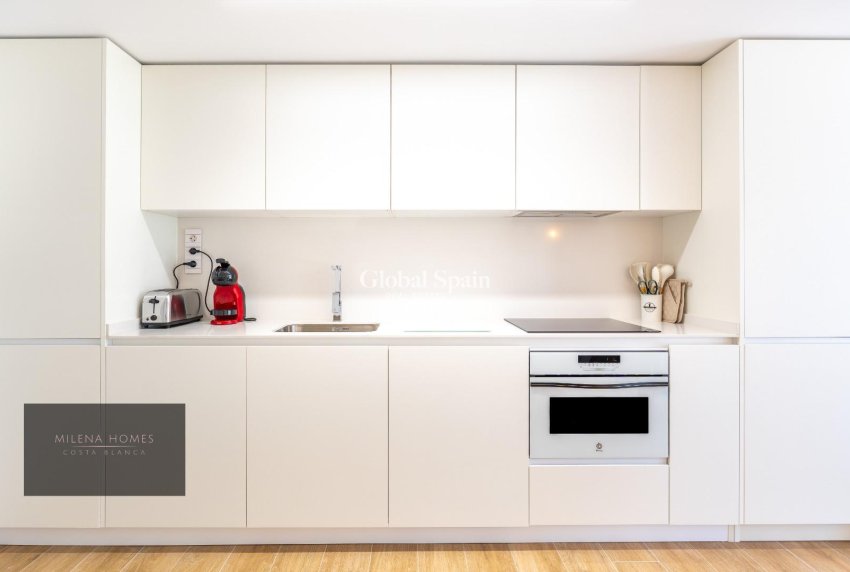 Resale - APARTMENT -
TORREVIEJA - Punta Prima