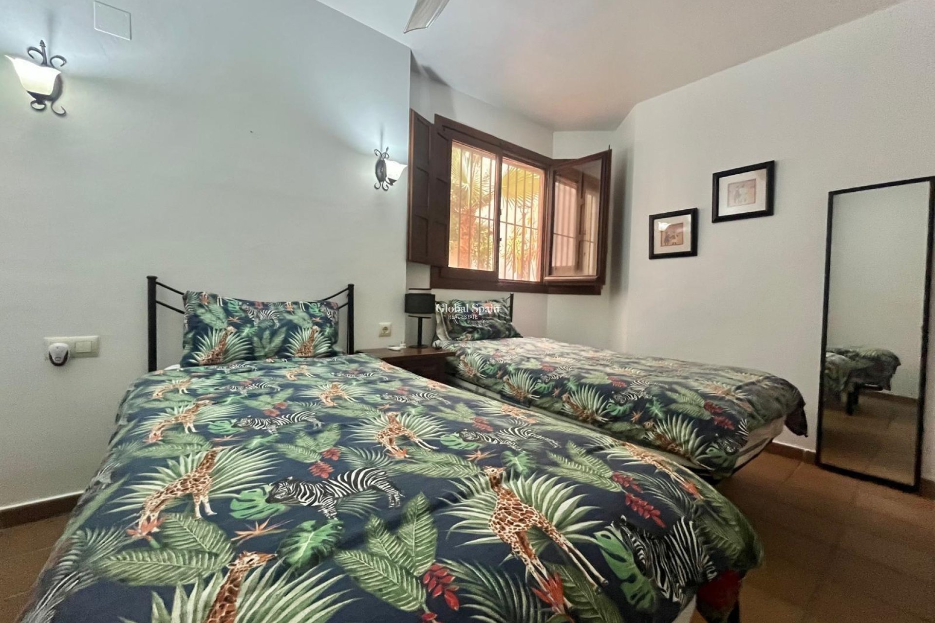 Resale - APARTMENT -
TORREVIEJA - Punta Prima