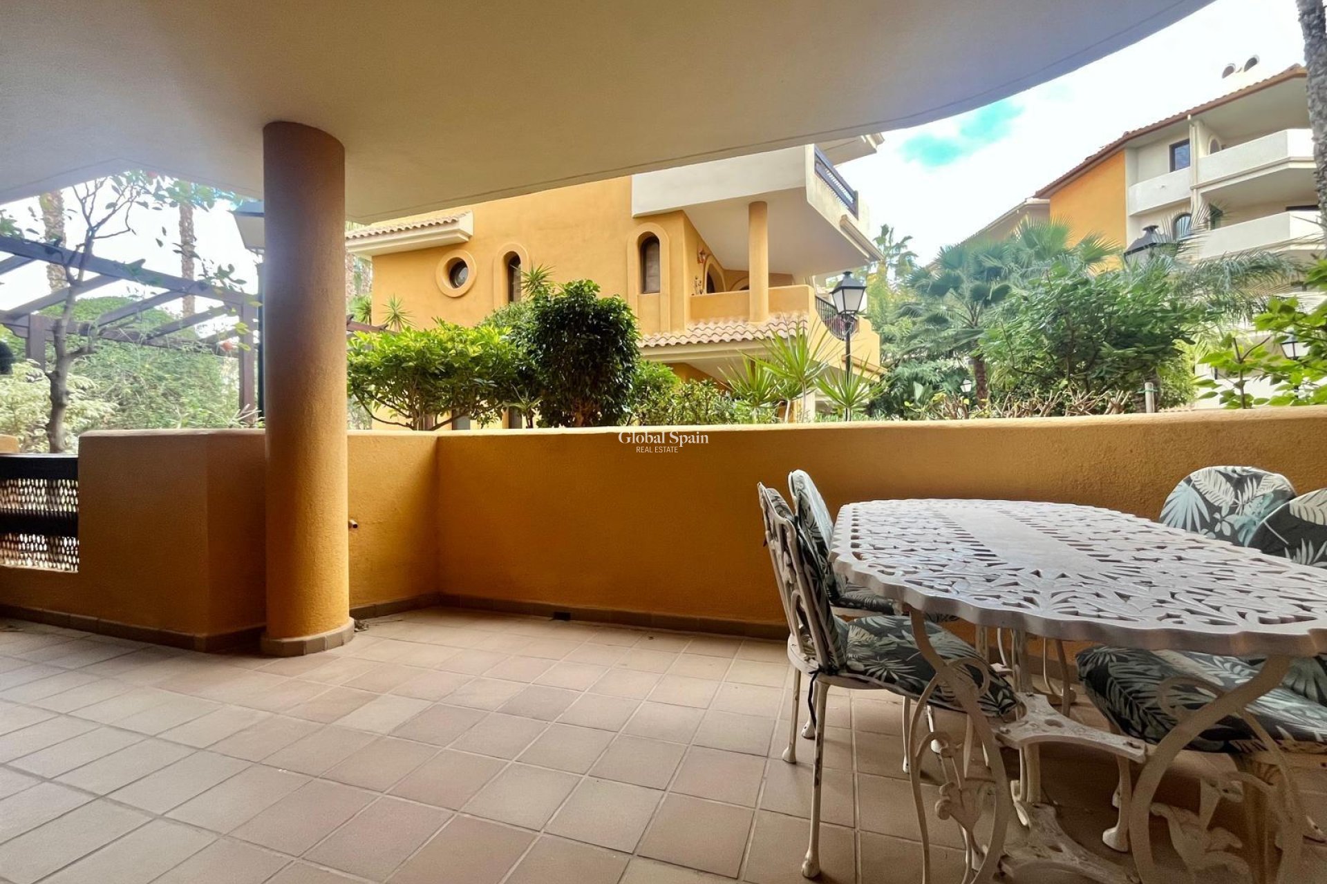 Resale - APARTMENT -
TORREVIEJA - Punta Prima